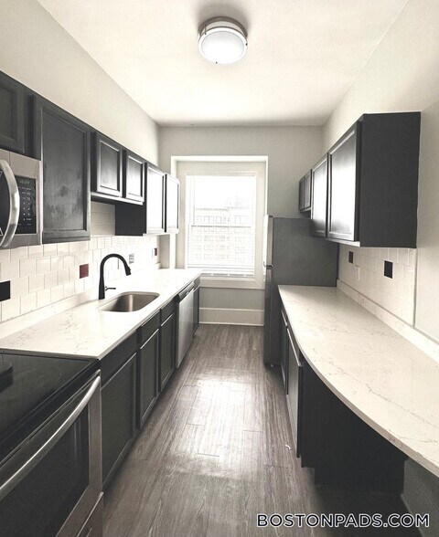 Primary Photo - 50 Franklin St