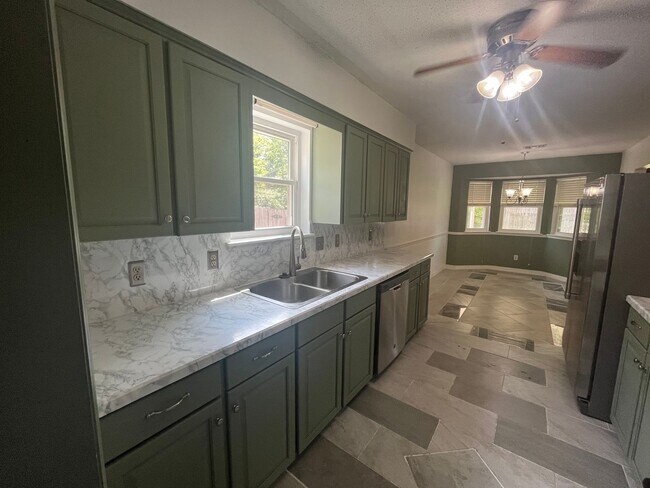 Building Photo - Sherwood Rental
