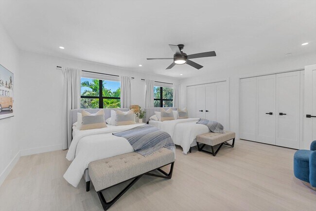 Building Photo - 1013 Bel Air Dr