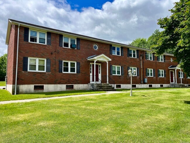 Building Photo - 608 Norwich Ave