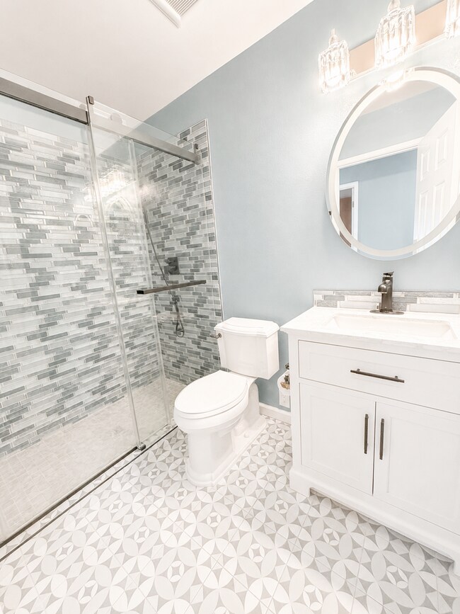 Building Photo - Welcome to this stunning 4 bedroom  bathroom home located in Fremont