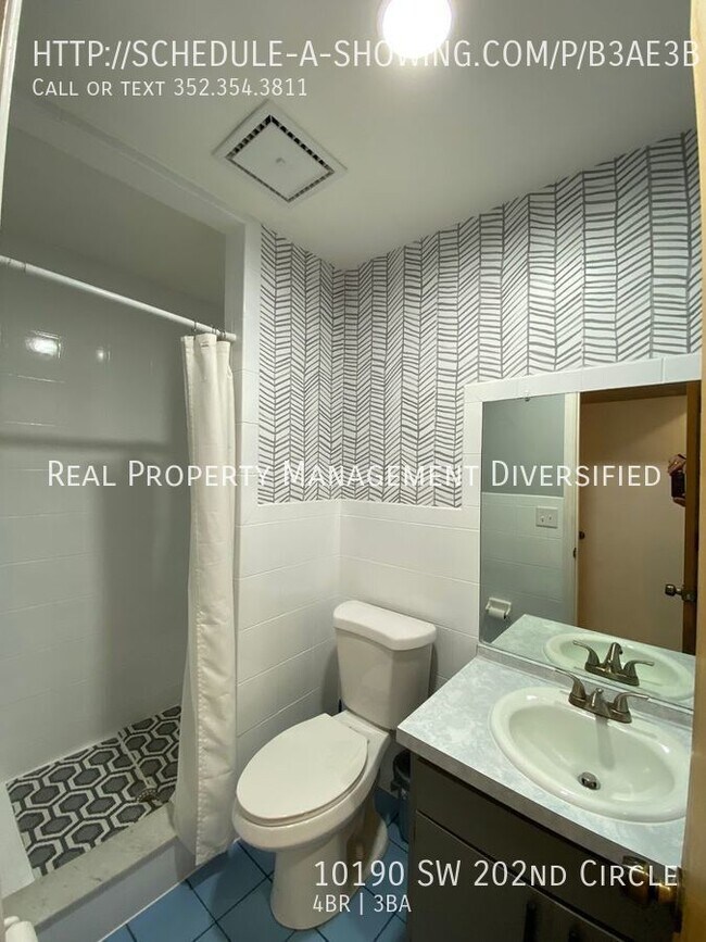 Building Photo - Rainbow Springs  Woodlands - 4/3/2 - Plus ...