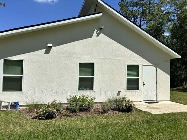 Building Photo - 10230 NE 72nd St