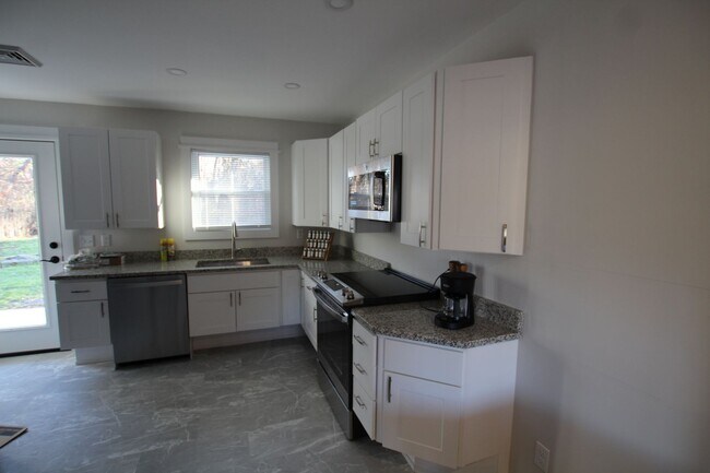 Building Photo - 40 Browning Terrace