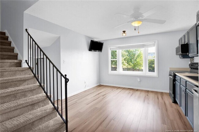 Building Photo - 833 Wigwam Dr