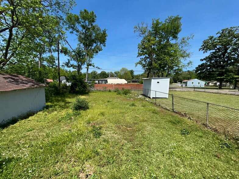 Building Photo - 2904 Garrison Ave SW