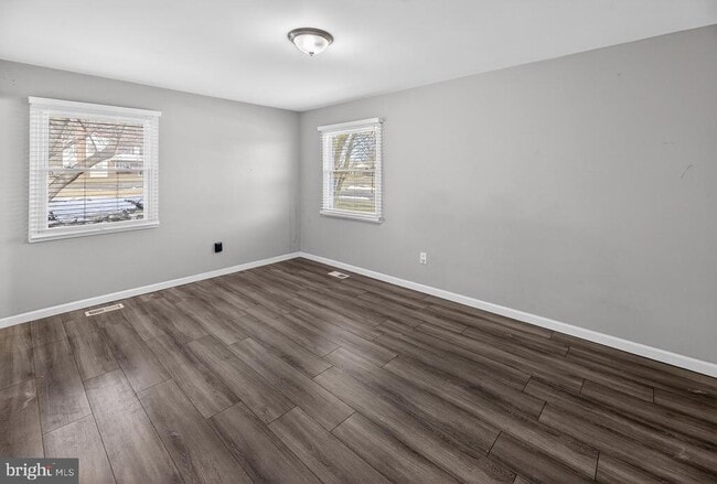 Building Photo - 55 Ember Ln