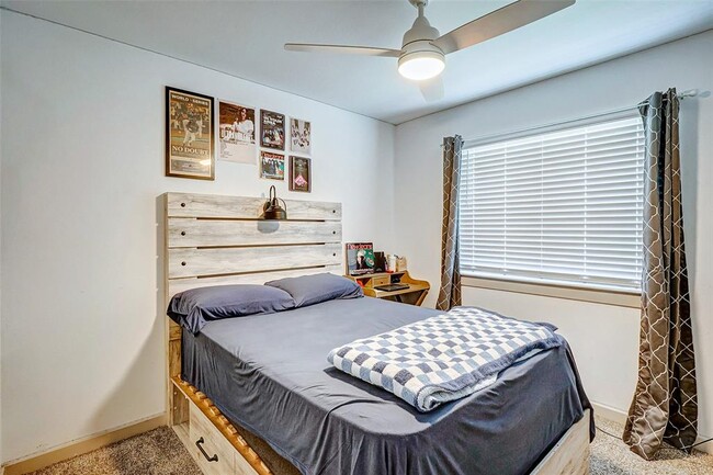 Building Photo - 7230-7230 Telford Holw Trl
