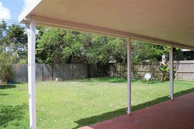 Building Photo - 3040 SW 69th Ave