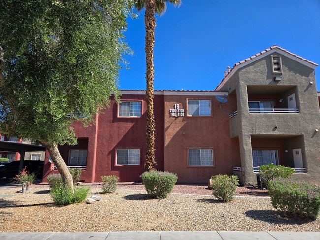 Building Photo - GREAT 2 BED, 2 BATH CONDO! READY FOR IMMED...