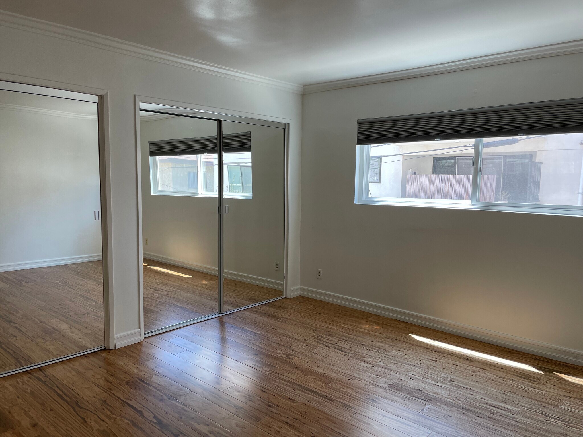 Building Photo - 1831 Barry Ave