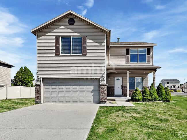 Building Photo - 1006 W 180 S