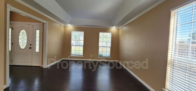 Building Photo - 5054 E Eastview Dr