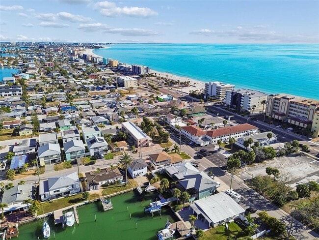 Building Photo - 14919 N Bayshore Dr