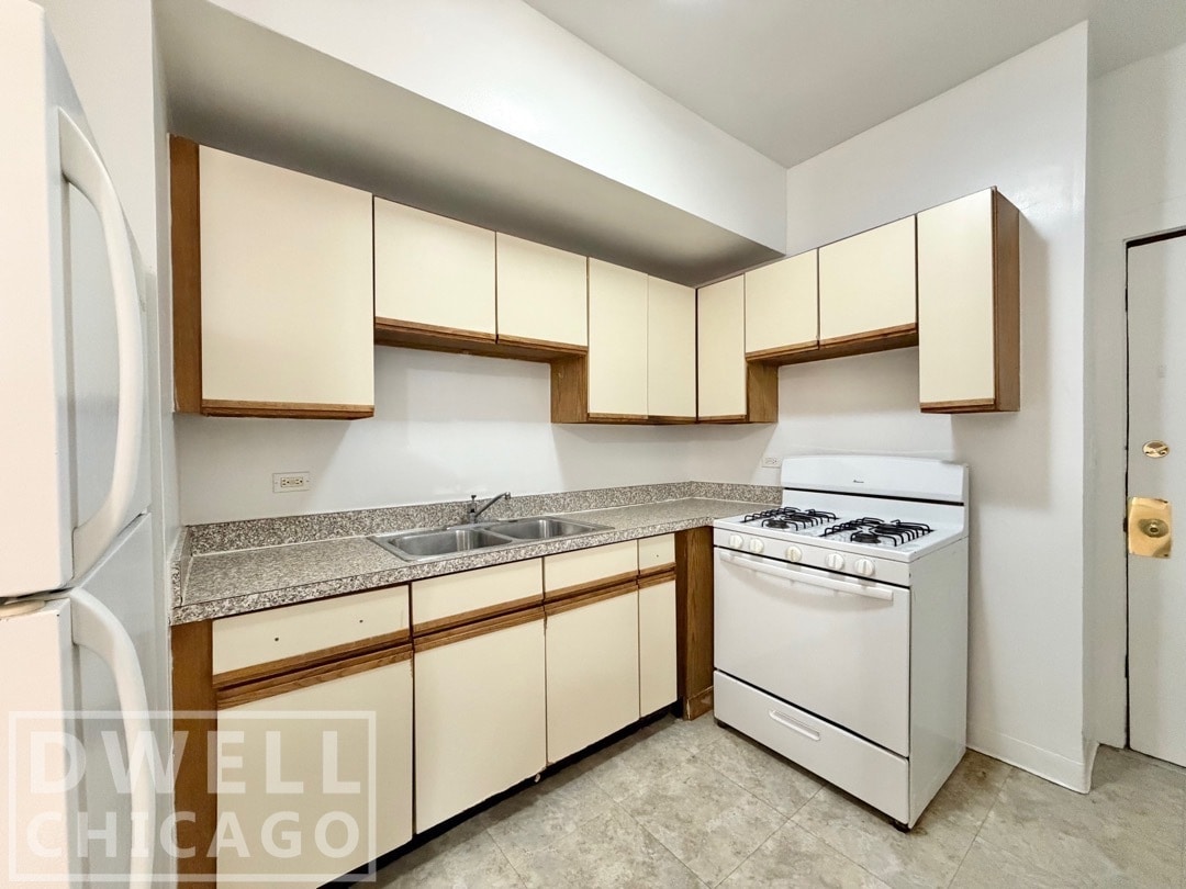 Building Photo - 1544 N Kedzie Ave