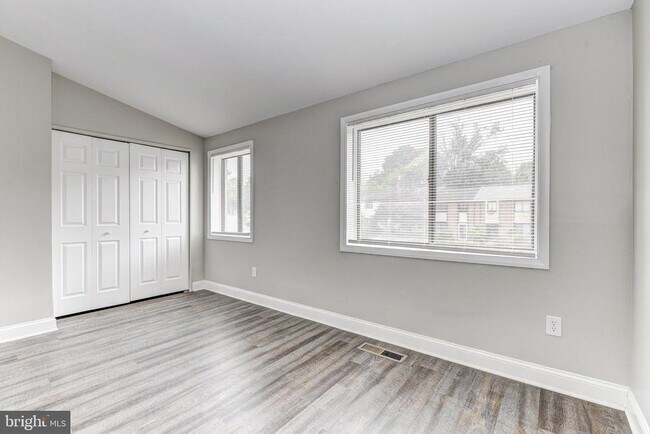 Building Photo - 6559 Frietchie Row