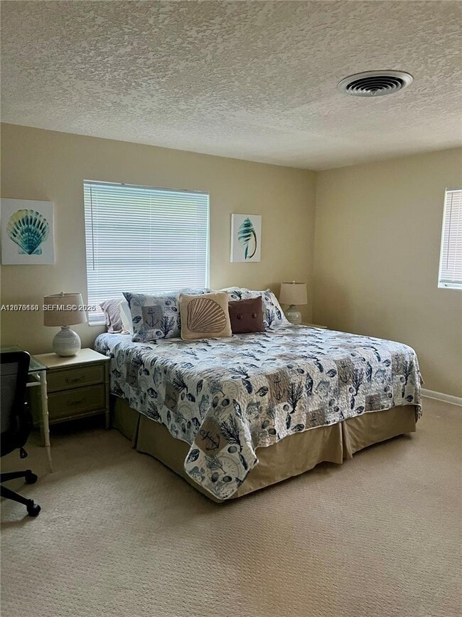 Building Photo - 1241 Manor Dr