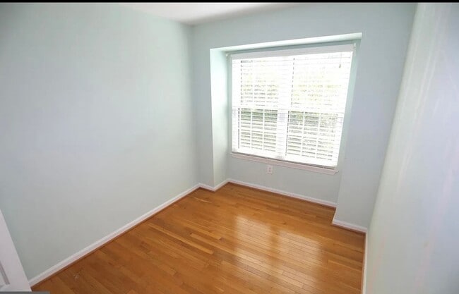 Building Photo - Updated North Bethesda Townhome — 3 Bedroo...