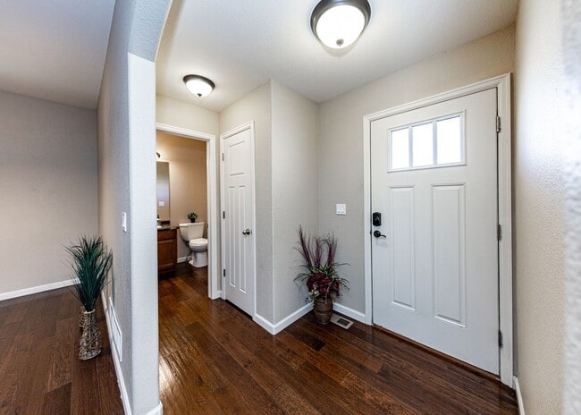 Building Photo - Westside home in Desirable Gold Hill Mesa ...
