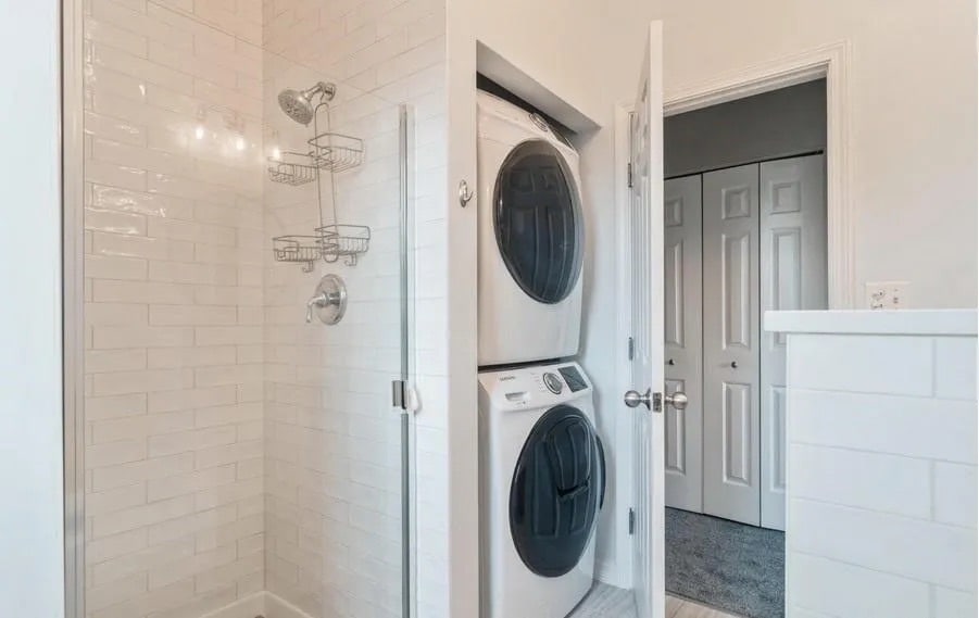 Primary Bathroom and laundry - 916 N Elizabeth St