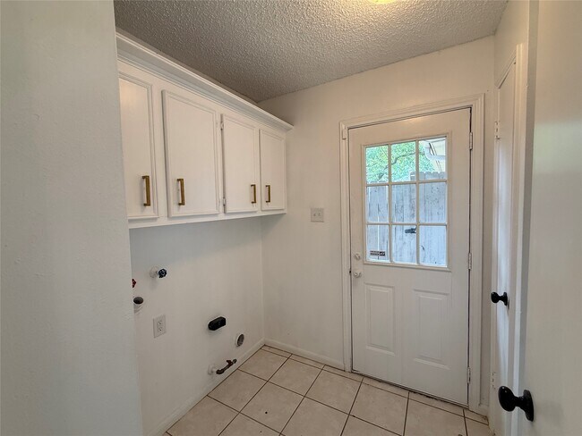 Building Photo - 1847 Spruce Knob Dr