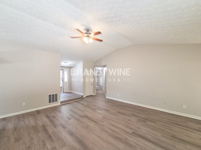 Building Photo - 5900 Homestead Cir