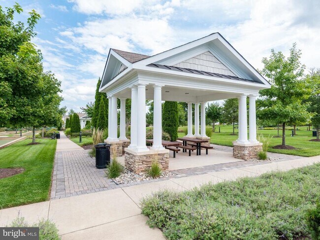 Building Photo - 44306 Stableford Square