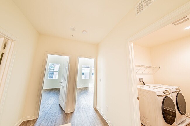 Building Photo - Brand New 3 Bedroom
