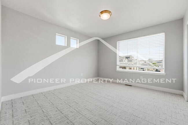 Building Photo - Stunning Home with Central AC and 2-Car Garage