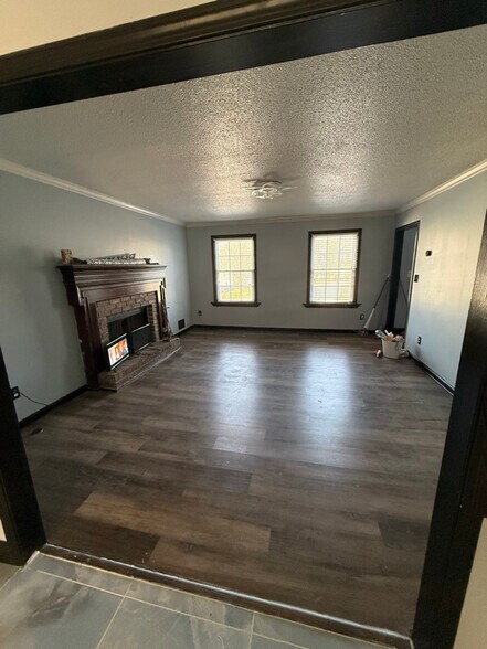 Building Photo - 785 Turner Dr