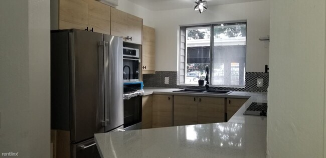 Building Photo - 2 br, 1 bath Condo - Harbor Pine Creek