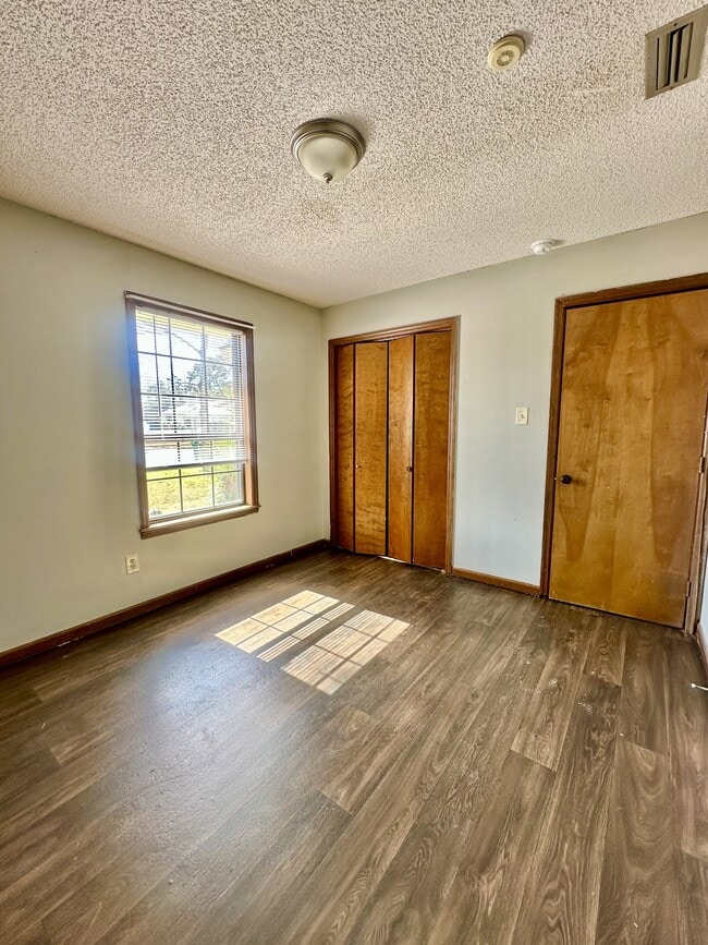 Building Photo - 2014 Arkwright Dr