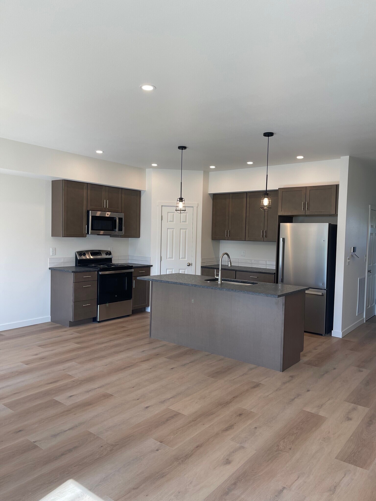 Building Photo - 1502 SE Landen Dr