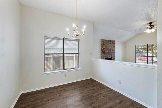 Building Photo - 6822 Quail Lake Dr