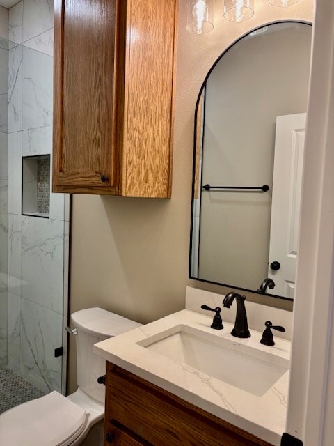 bath - 225 S Pine St