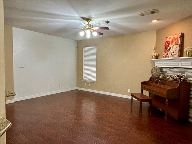 Building Photo - 5319 Lindenchase