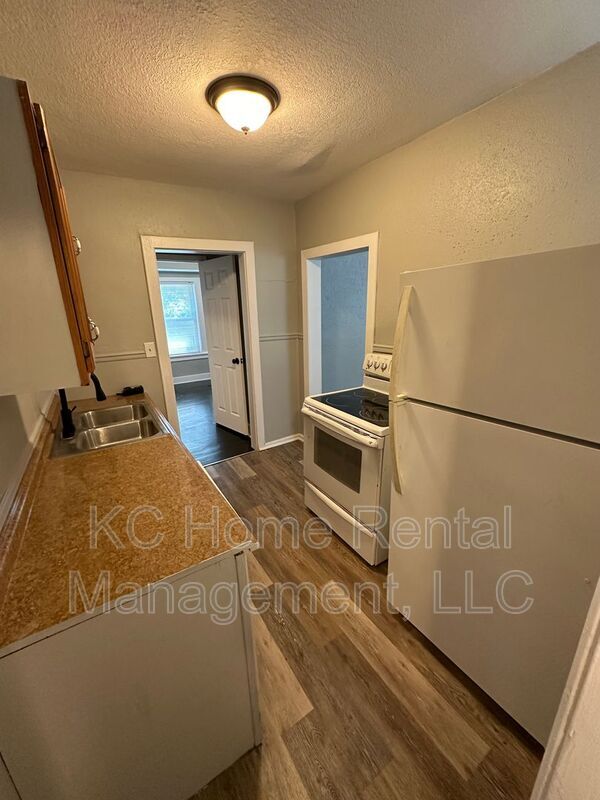 Building Photo - 3708 E 72nd St