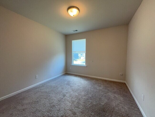 Building Photo - 445 Navona Dr