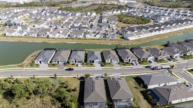 Building Photo - 11470 Burgundy Dr