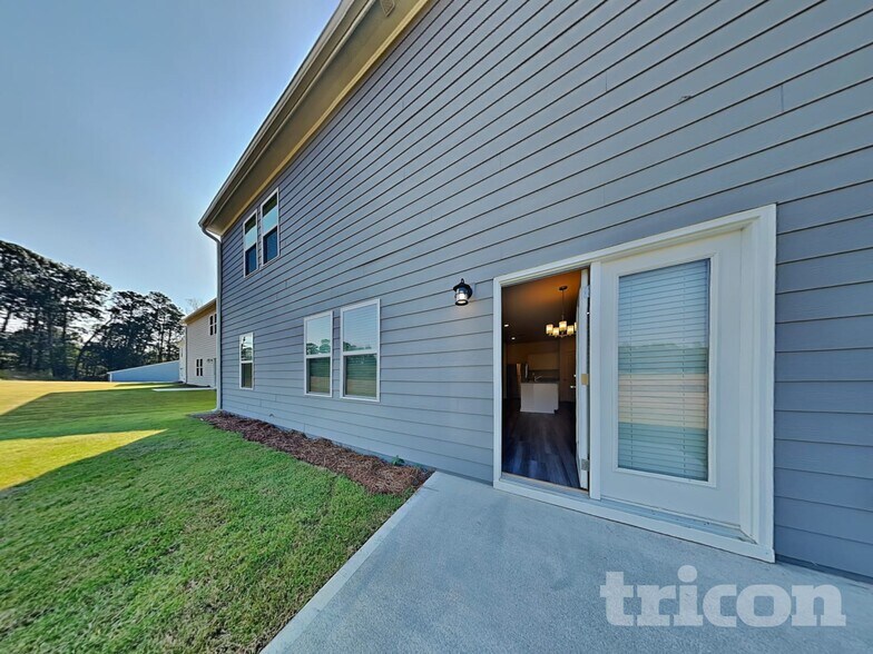 Building Photo - 179 Long Dr