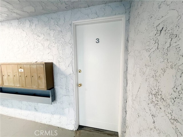 Building Photo - 12926 Doty Ave