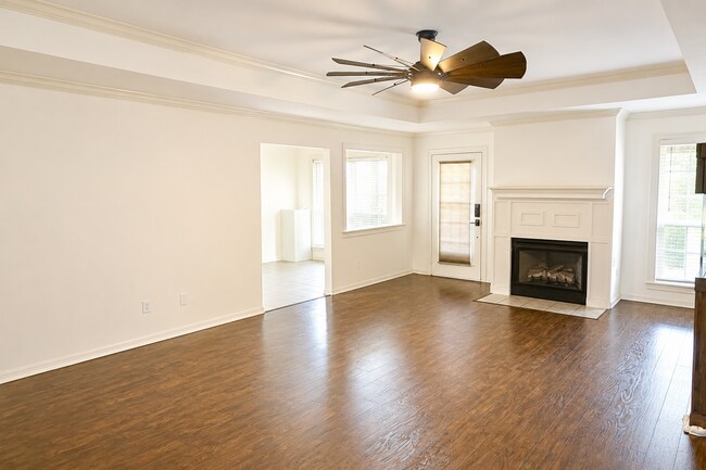 Building Photo - 5601 Country Ridge
