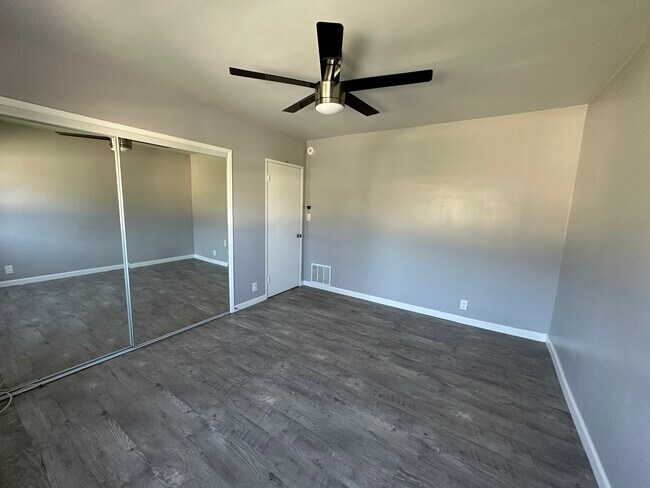 Building Photo - 1547 Saltair S Ave