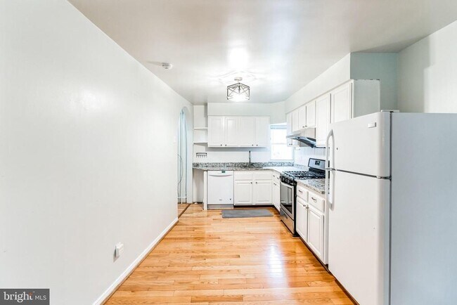 Building Photo - 1210 S 11th St