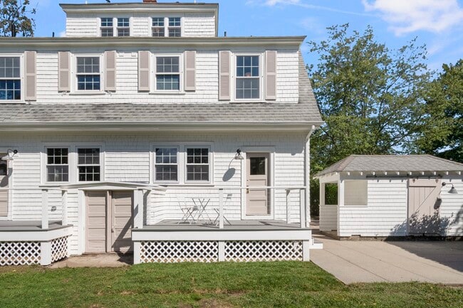 Building Photo - 294 Cole Ave