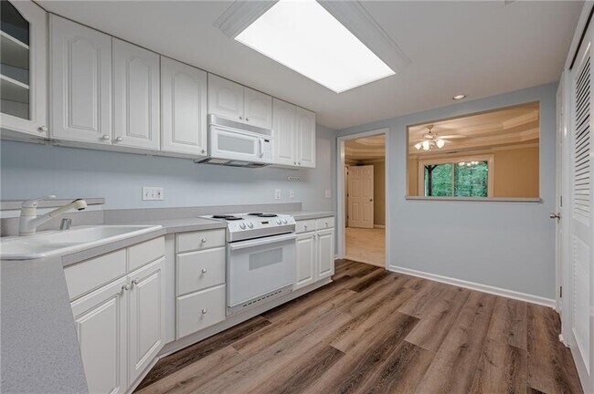 Building Photo - 461 Braidwood Walk NW