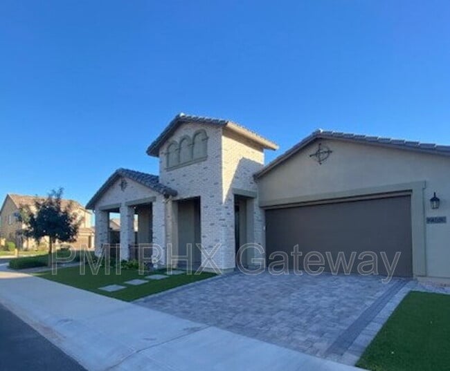 Building Photo - 2353 E Athena Ave