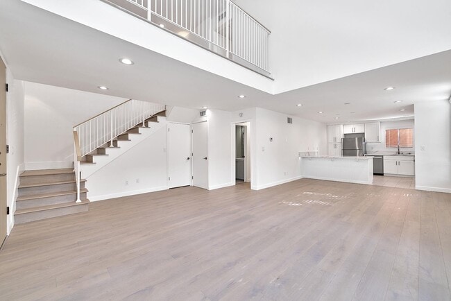 Building Photo - 843 4th St