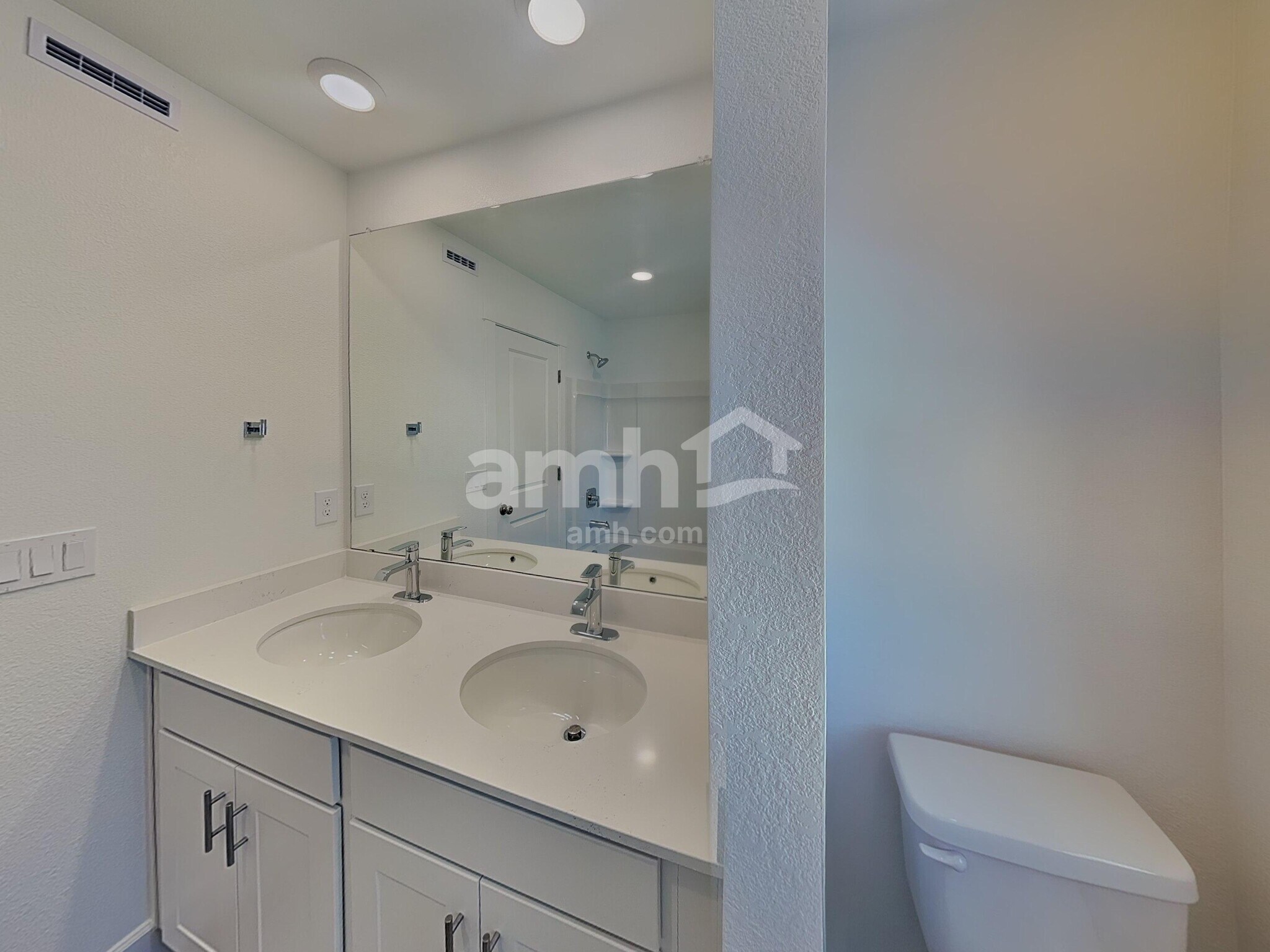 Building Photo - 13802 E 100th Dr