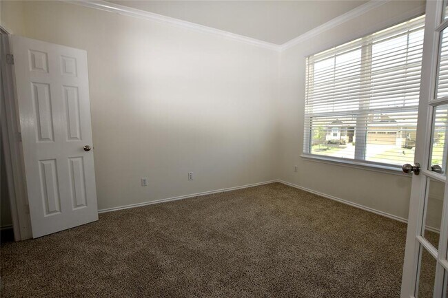 Building Photo - 700 Bayberry Cir
